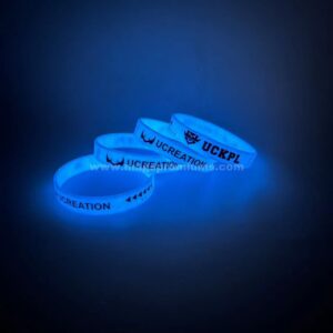 custom-glow-wristbands-light
