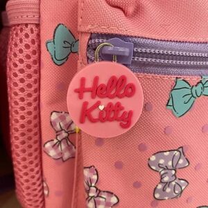 tag-pouch-zipper-detail